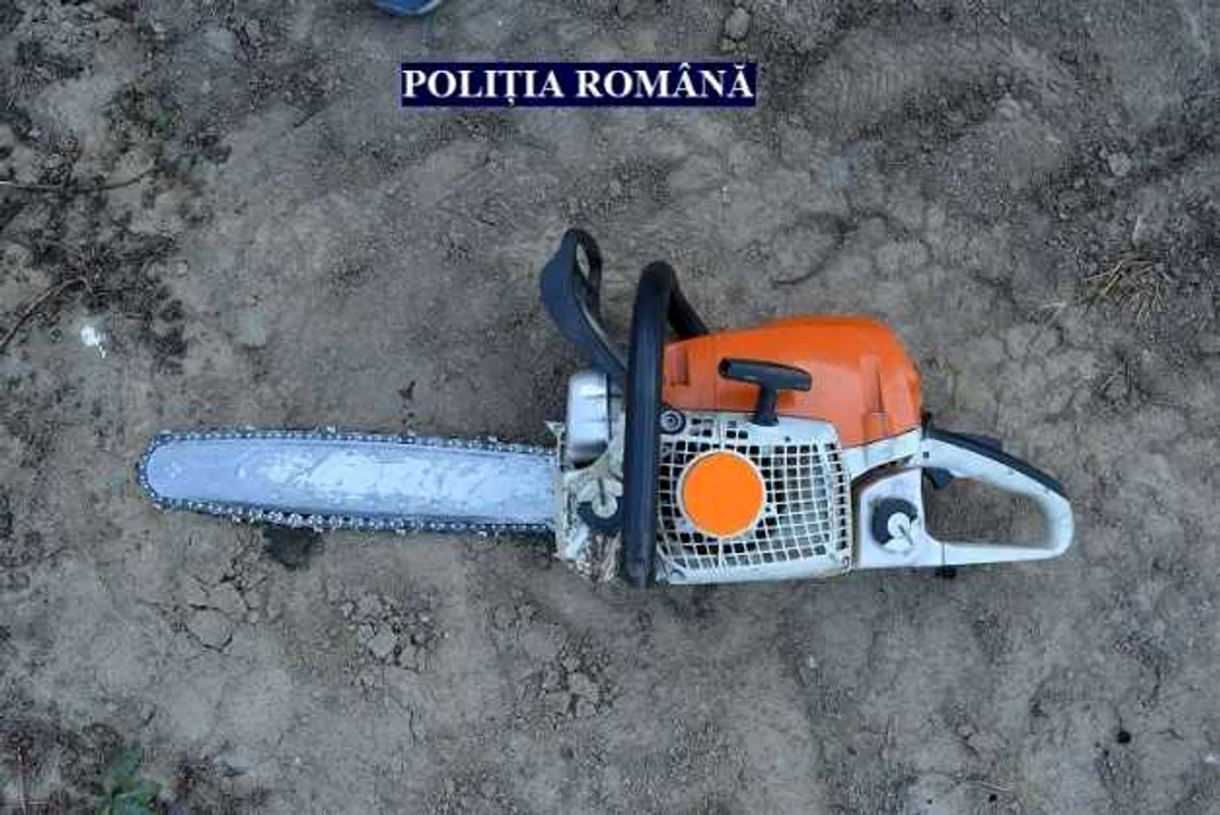 O drujbă a fost folositâ ca armă într-un conflict s\ngeros. FOTO: Poliţia Română