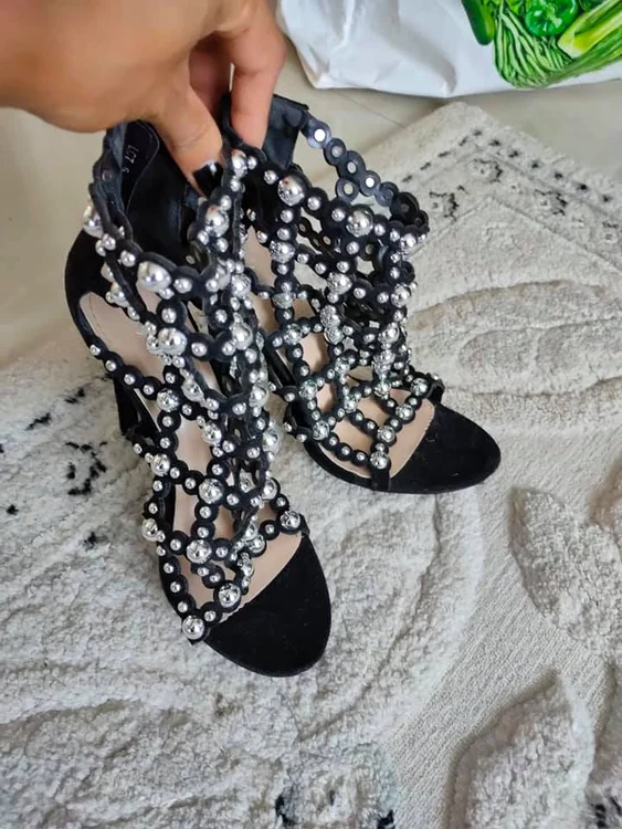 Preţ sandale: 80 de lei