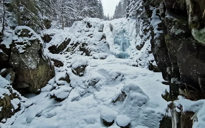 Cascada Lolaia, formatî ân timpul glaciațiunilor. Foto: Daniel Guță. ADEVĂRUL