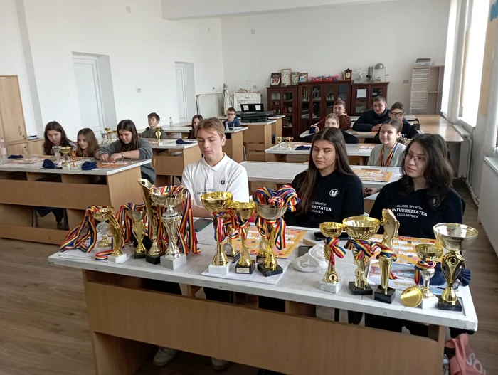 Elevii de la Oneaga au câștigat numeroase trofee FOTO Cosmin Zamfirache