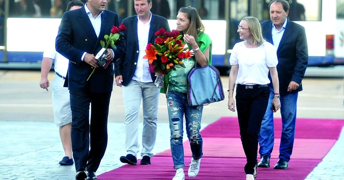 Halep, un brand care-l ajută atât pe George Cosac, preşedintele FR Tenis, cât şi pe Gabi Szabo, Ministrul Tinerului şi Sportului. FOTO: Mediafax