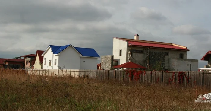 Casele vor fi construite în localităţile reşedinţă ale comunelor Foto: Adevărul