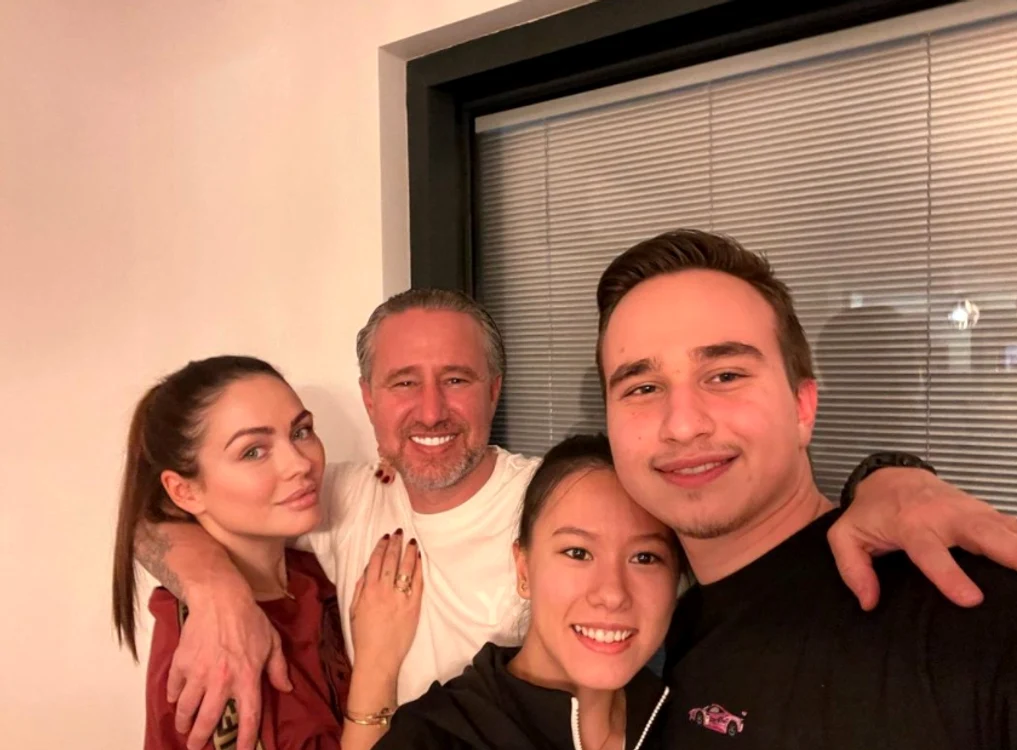 Corina Caciuc, Laurențiu Reghecampf, Asiana Peng și Luca. Foto: Instagram