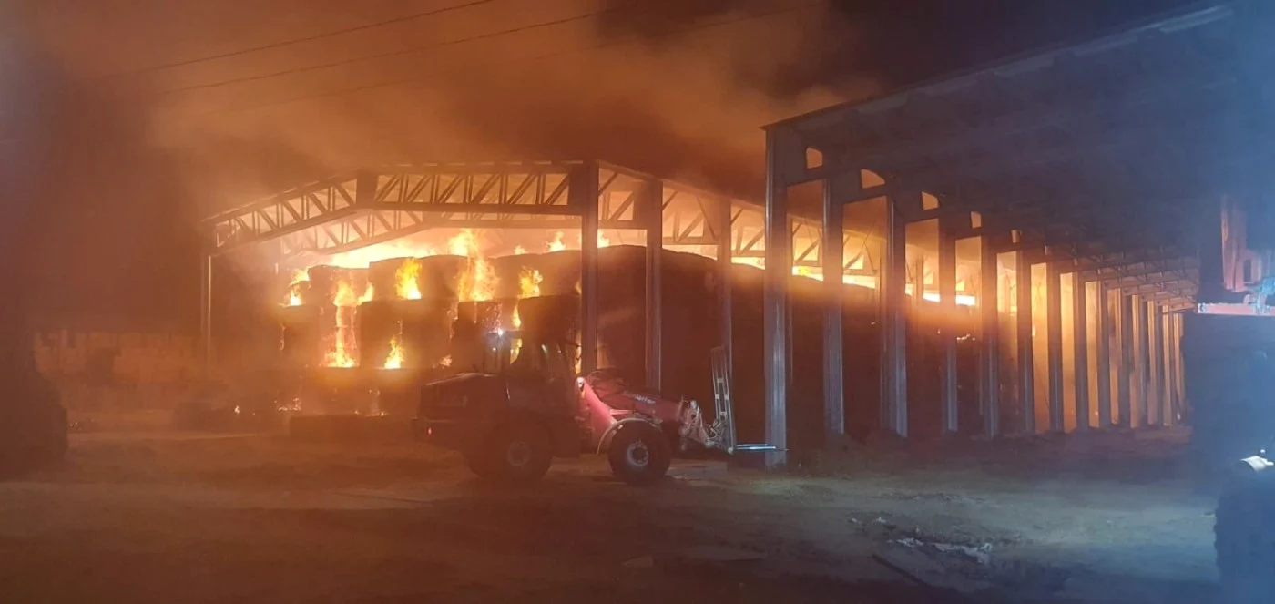 calarasi incendiu urias la un depozit de furaje foto isu calarasi