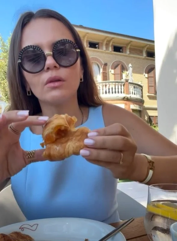 Vacanța în Italia vine cu răsfăț culinar și mici regrete pentru Cristina Șișcanu / foto: captură video