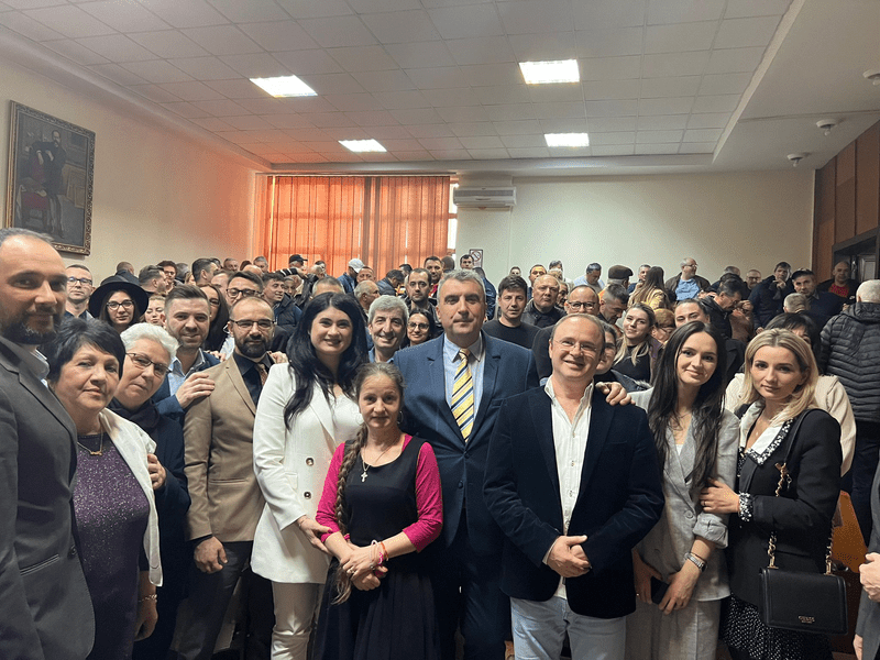 Zelenski de România începe cu șefia la Vâlcea. Actorul Grig Chiroiu, Pupăză din „Trăsniții“, candidatul PNL VIDEO