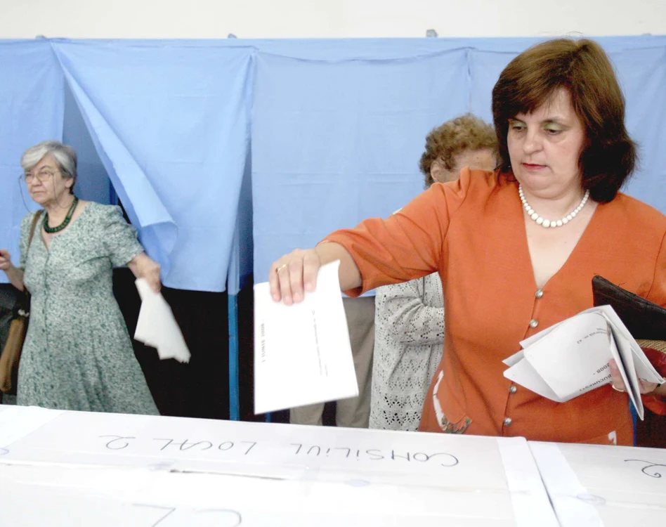 
    Ultima dată, românii au fost  chemaţi la vot acum 4 ani  