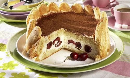 tort cu branza si cirese jpeg