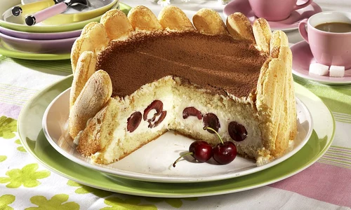 tort cu branza si cirese jpeg
