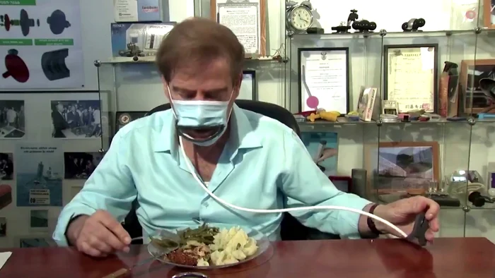 Așa arată masca cu ”gură” inventată de cercetătorii israelienifoto: captură reuters