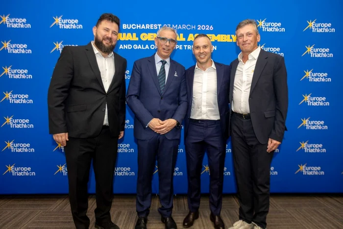 Președintele Federației Internaționale, alături de Vlad Stoica și de președintele Federației Europen