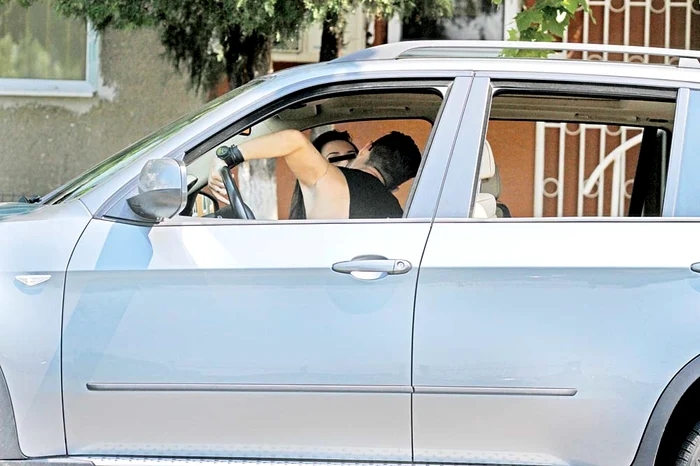 Mihai şi bruneta s-au sărutat