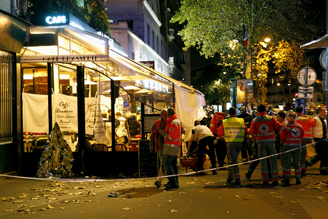 130 de oameni au murit în atacurile din 13 noiembrie din Paris