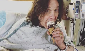 Ozzy Osbourne a fost transportat la spital  jpeg