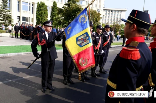 pompieri isu bucuresti drapel de lupta foto ISU BUCURESTI /ILFOV