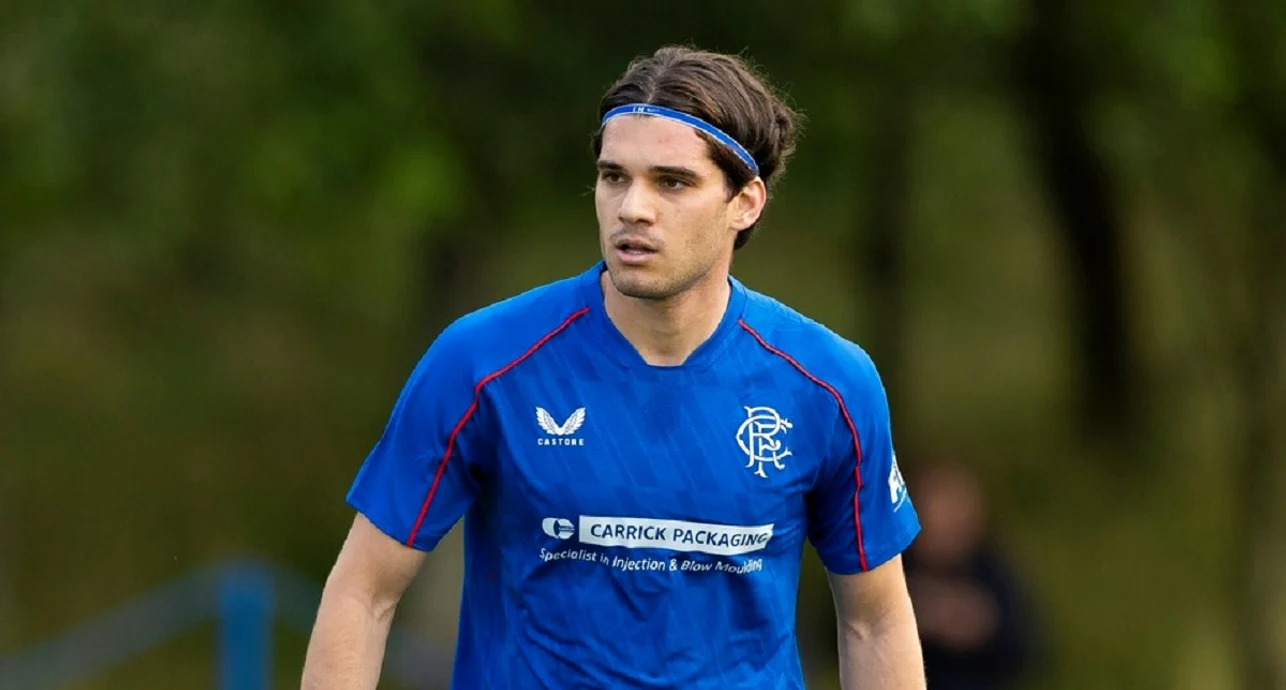 Ianis Hagi speră să îmbrace din nou tricoul de titular la Rangers. Foto X