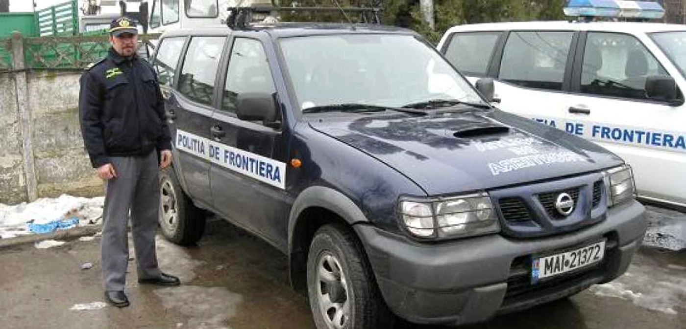 Poliţiştii de frontieră vor pleca în judeţ pentru a duce ajutoare la cinci familii nevoiaşe, foto Dorin Udrea