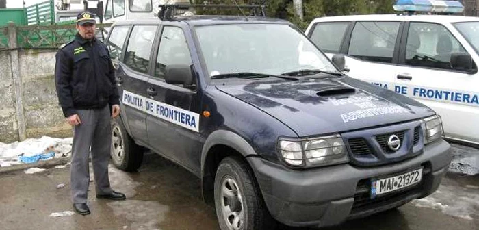 Poliţiştii de frontieră vor pleca în judeţ pentru a duce ajutoare la cinci familii nevoiaşe, foto Dorin Udrea