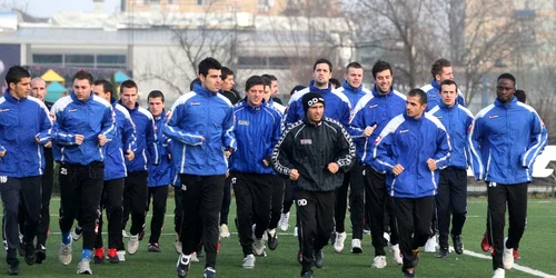 Alb-violeţii se pregătesc pentru un retur dificil