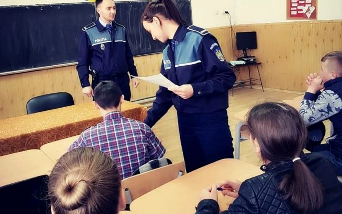Lecţia de prevenire în şcoli FOTO Adevărul