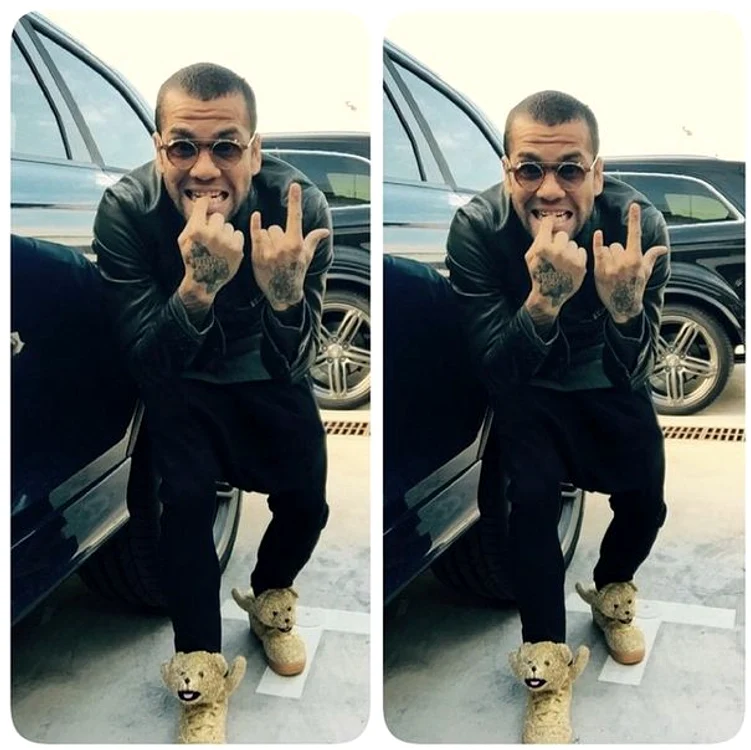 Dani Alves şi-a cumpărat noi jucării