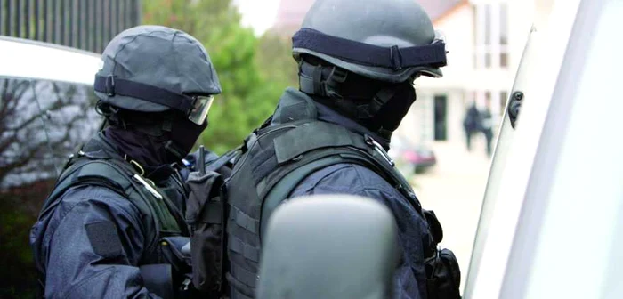 Funcţiile mascaţilor ar putea fi preluate de controlorii fiscali