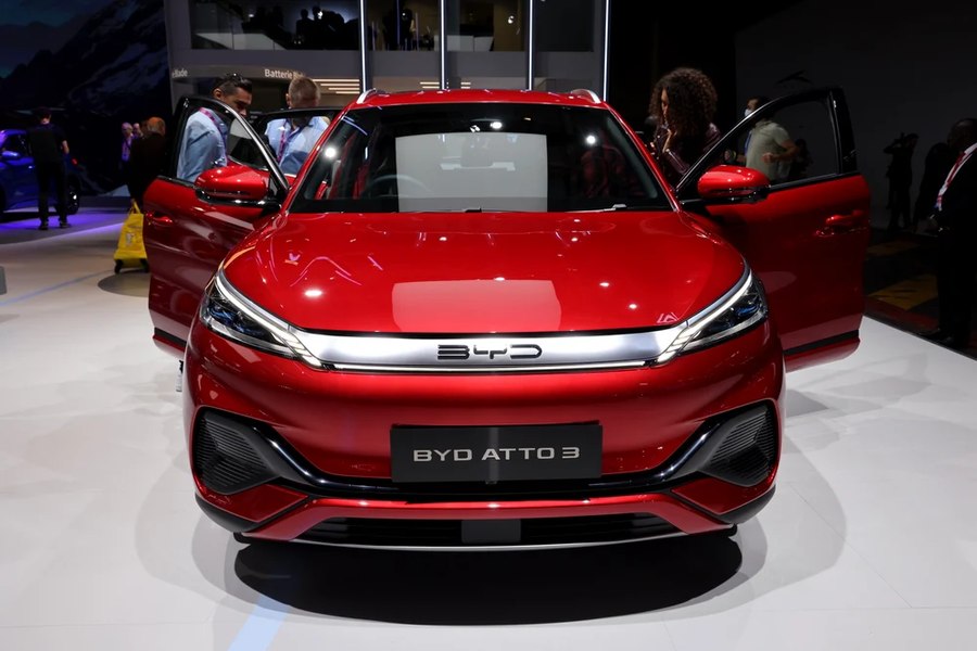 Directorul Ford, îngrijorat după ce a demontat o mașină electrică din China. Ce îl ține treaz noaptea