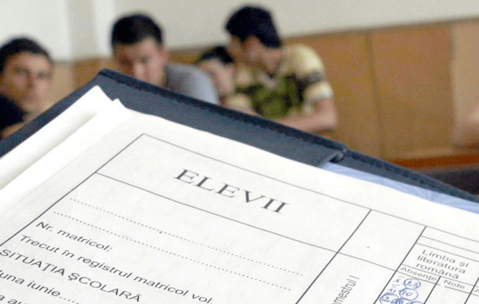 Profesor condamnat la închisoare pentru agresarea a patru elevi. Ce daune morale trebuie să plătească