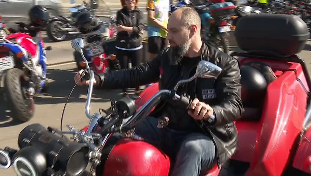 VIDEO Ride cu sute de motoare pe străzile orașului Galați. A fost deschis sezonul Moto 2023