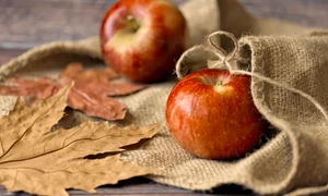 apples 7465439 1280 jpg