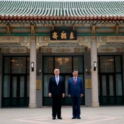 Trump, alături de Xi Jinping la complexul de protocol Zhongnanhai din Beijing FOTO AFP