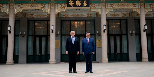 Trump, alături de Xi Jinping la complexul de protocol Zhongnanhai din Beijing FOTO AFP