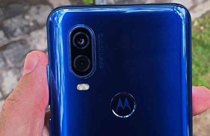 Motorola One Vision FOTO Adrian Pogîngeanu