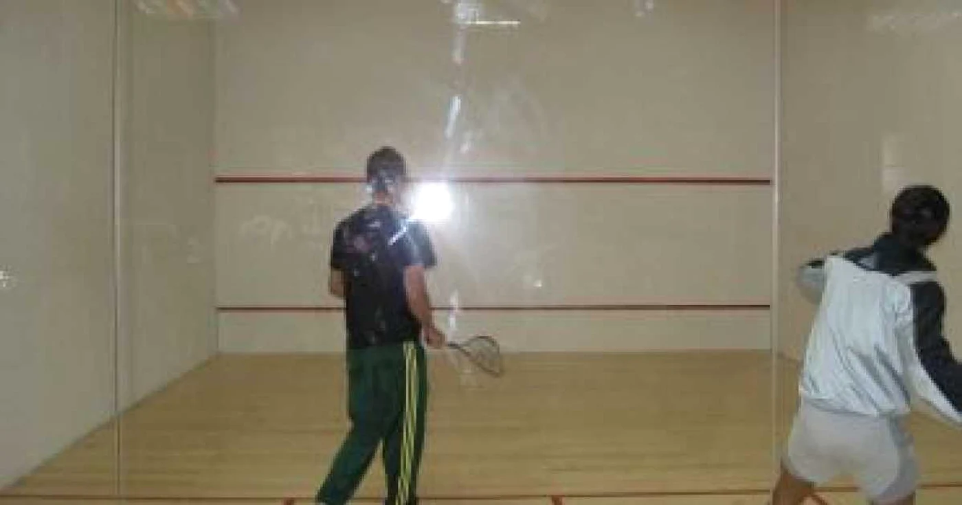 Bistriţa :  Squash la baza Schreiner  - Recomandări de weekend