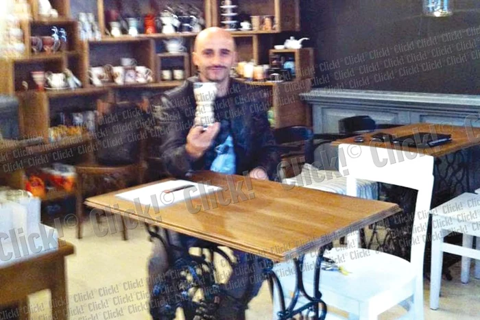 Are 120 de tipuri de ceaiuri în stoc