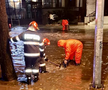 Străzi din Constanța inundate FOTO: Constanța Info