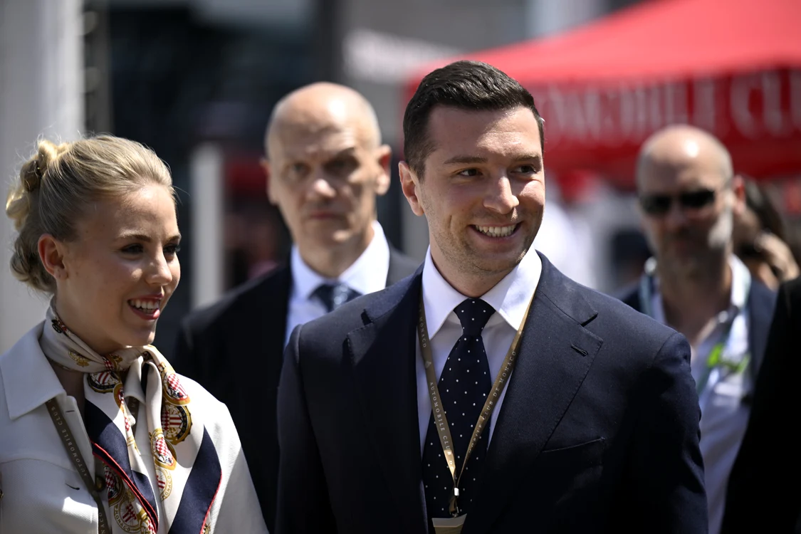 Jordan Bardella, liderul și președintele partidului politic francez Adunarea Națională, alături de Prințesa Maria Carolina de Bourbon Două Sicilii, Profimedia (1) jpg
