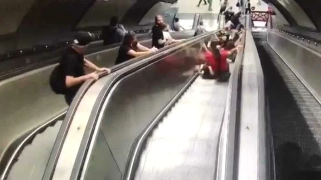 Accident într-o stație de metrou din Turcia FOTO @TurkgunGazetesi / X
