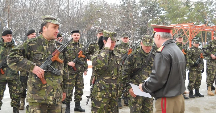 Militarii au fost premiaţi de comandantul Garnizoanei