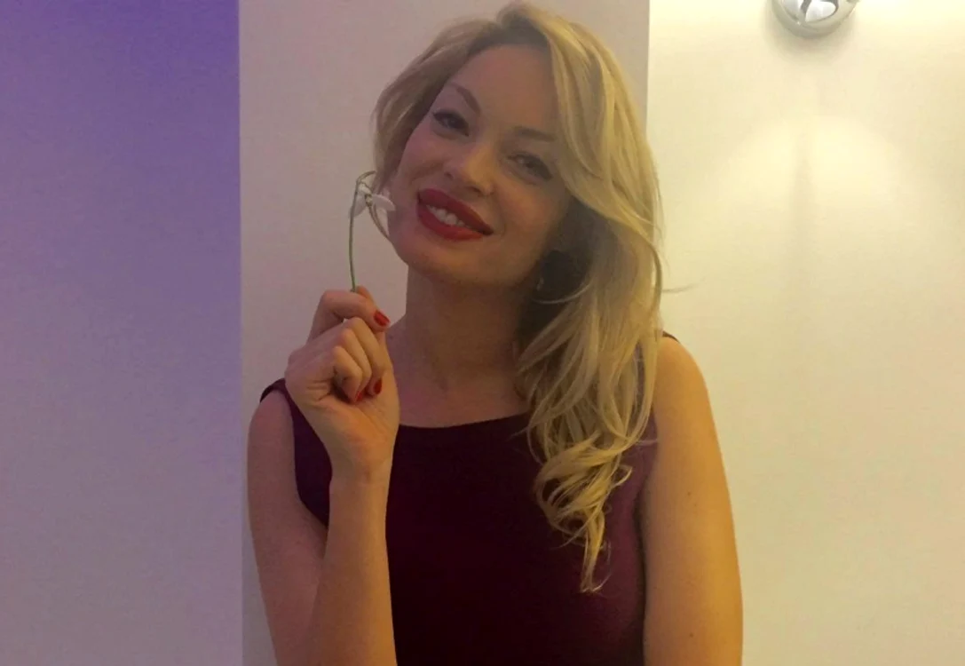 
    Valentina Pelinel a primit un ghiocel zilele trecute, iar astăzi o veste bună pentru eaFoto: arhiva personală  