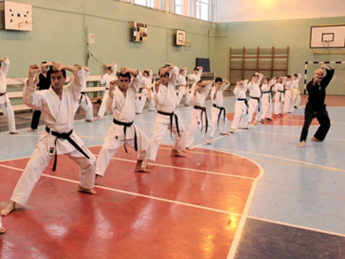 Bacău: Copiii băcăuanilor vor să devină campioni la karate