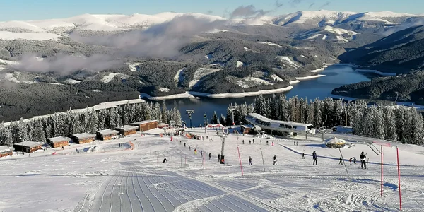 Pârtiile cu cea mai frumoasă priveliște din România de la Transalpina Voineasa Foto Stațiunea Voineasa