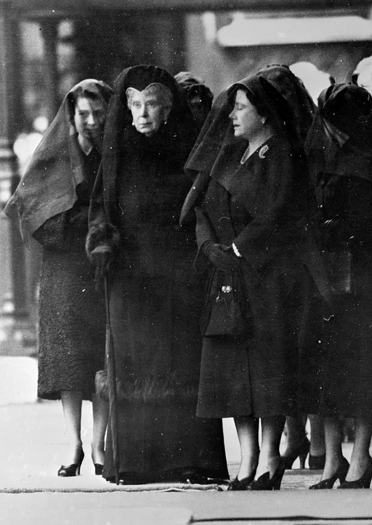 Regina Elisabeta a II a, Regina Maria, Regina Mamă, Profimedia 0659158286 jpg