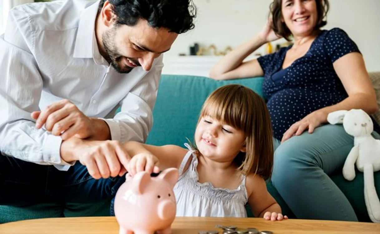 
    Senatul a respins amânarea proiectului care dublează alocaţiile foto: Shutterstock  