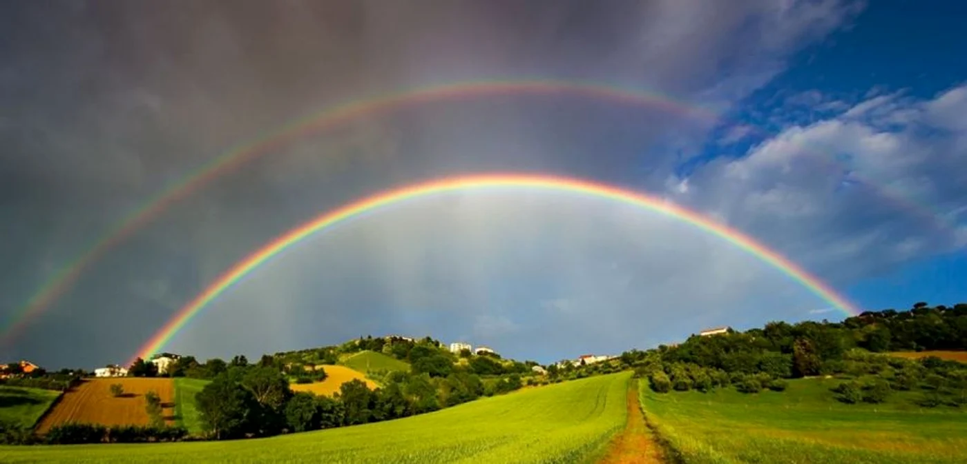Fotografie surprinsă pe dealurile din regiunea Marche, Italia FOTO Ionuţ Burloiu