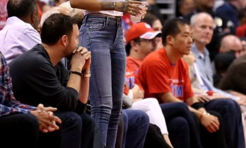 rihanna491076939 jpeg