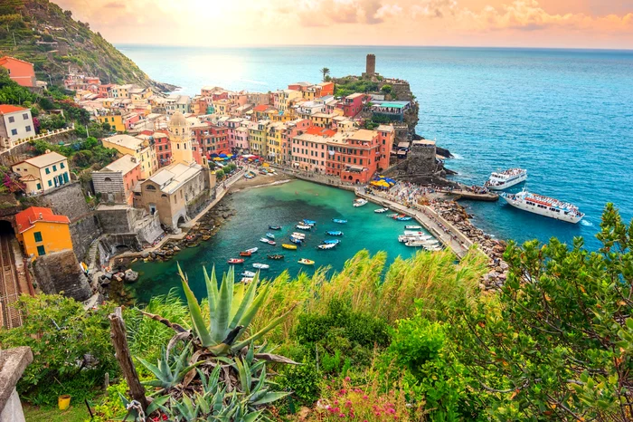 Cinque Terre, satele suspendate între mare și stâncă