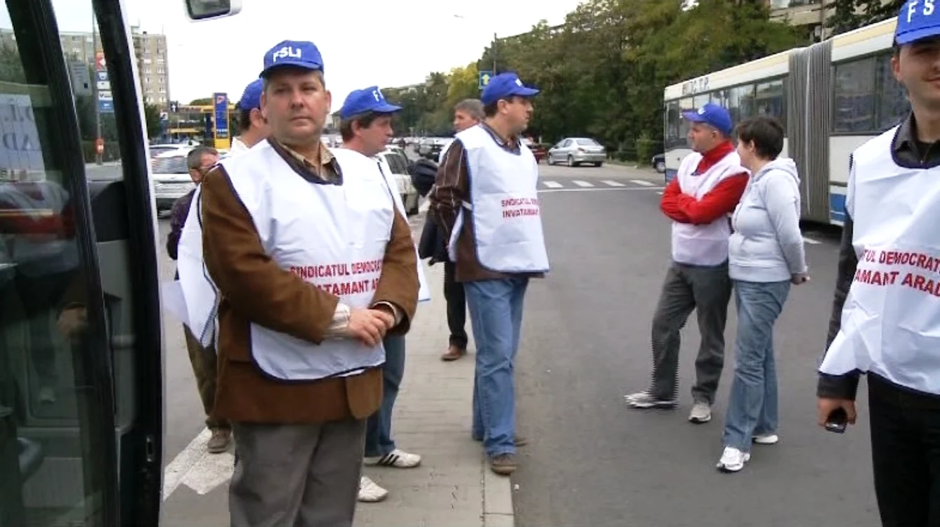 Profesorii arădeni stau de această dată acasă