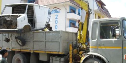 Resiţa: Transporta fierul vechi cu autobasculanta neînmatriculată
