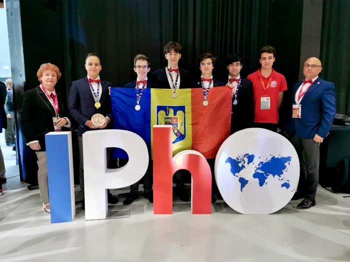 Performanță pentru România la Olimpiada Internațională de Fizică 2025: O medalie de aur, patru de argint și două premii speciale